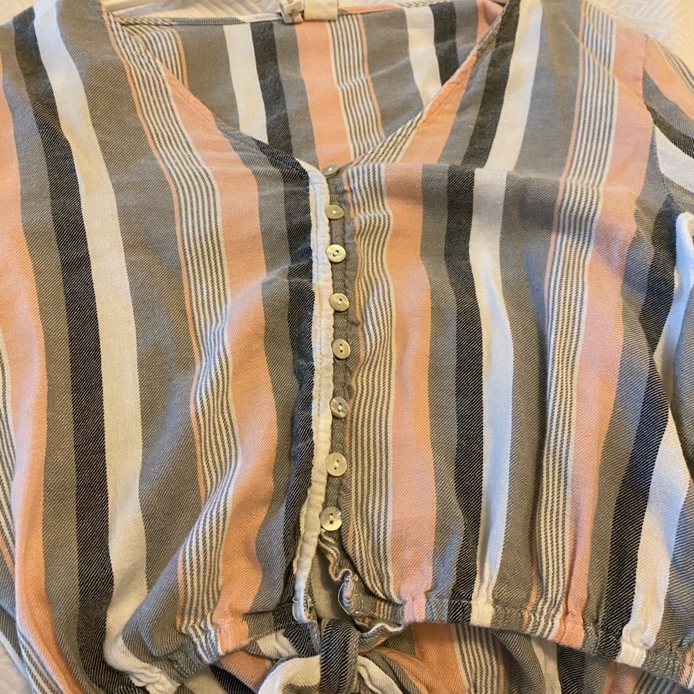 super cute cropped shirt